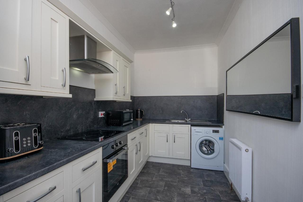 Dwellcome Home Ltd 1 Bed Apt, Half Mile To Union Street Yet Quiet, Free Parking, Fast Wifi, Ideal For Long Term Contractor, Etc Stays, Fully Equipped Kitchen, Regular Housekeeping Option - See Our Site For Assurance แอเบอร์ดีน ภายนอก รูปภาพ